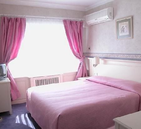 Atay Hotel Istanboel Buitenkant foto
